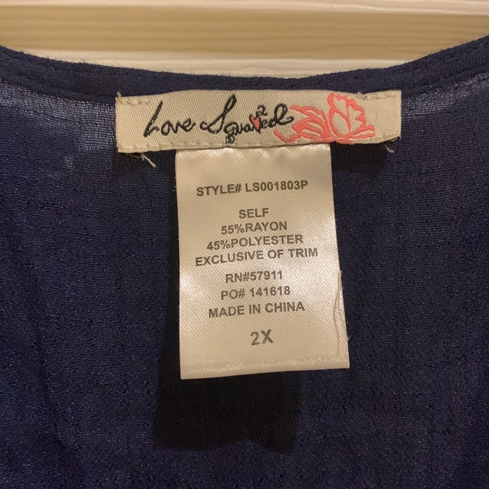 Plus size top - Picture 3 of 6
